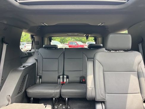 Used 2023 Chevrolet Tahoe Z71 w/ Z71 Off-Road Package AWD/4WD image 36