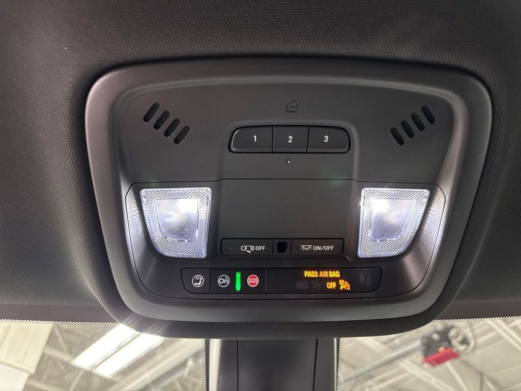 Used 2023 Chevrolet Traverse LT w/ LT Premium Package AWD/4WD image 36