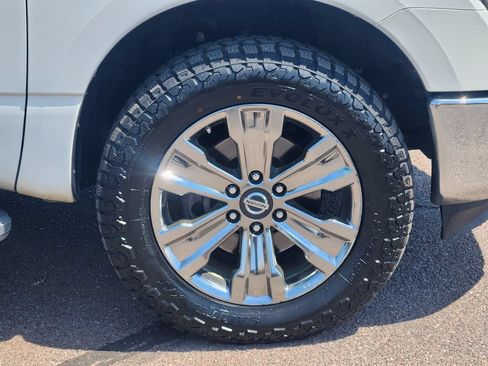 Used 2018 Nissan Titan SL w/ Chrome Package AWD/4WD image 30