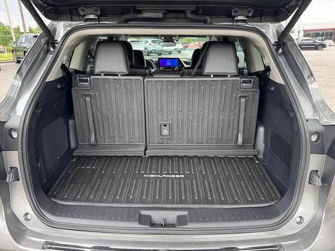 Certified 2026 Toyota Highlander Platinum AWD/4WD image 20