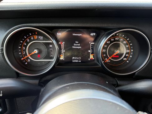 Used 2020 Jeep Gladiator Overland image 11