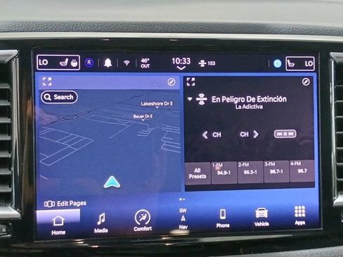 Used 2023 Chrysler Pacifica Limited FWD image 16