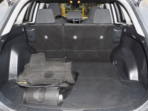 Used 2021 Toyota RAV4 LE image 11