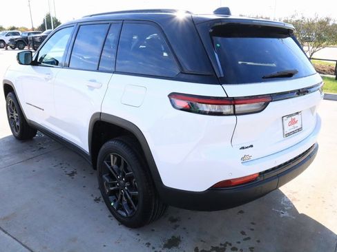 New 2025 Jeep Grand Cherokee Limited image 25