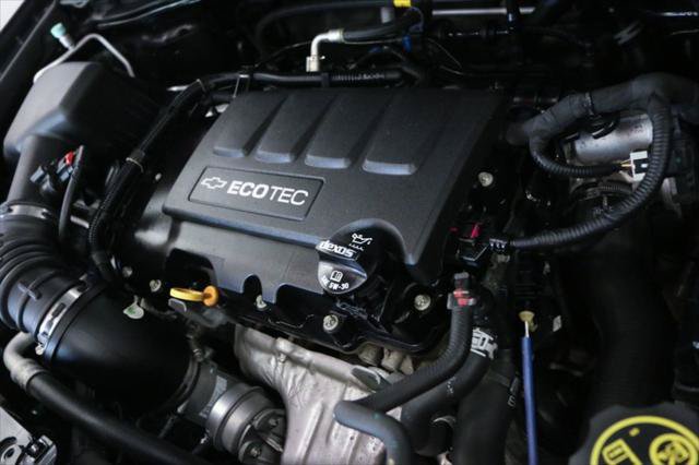 Used 2020 Chevrolet Sonic LT w/ RS Package FWD image 8
