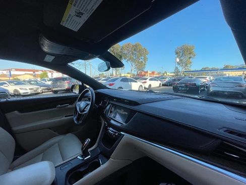 Used 2017 Cadillac XT5 FWD image 12