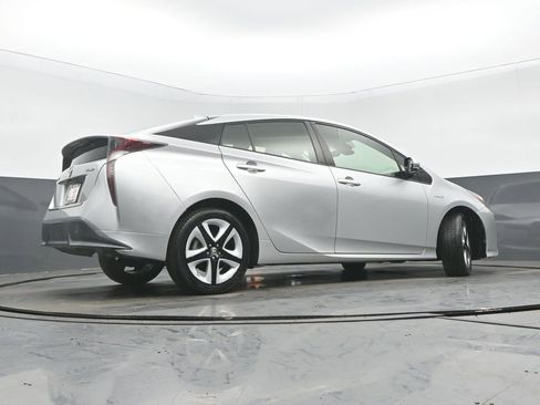 Used 2016 Toyota Prius Three Touring image 30