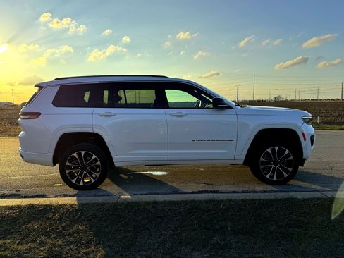 Used 2021 Jeep Grand Cherokee L Overland w/ Advanced Protech Group III image 5