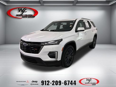 Used 2023 Chevrolet Traverse RS w/ LPO, Floor Liner Package FWD image 1
