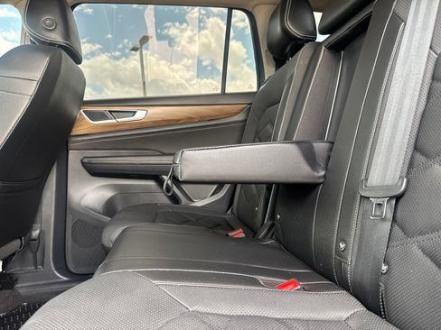 Used 2024 Volkswagen Atlas SE FWD image 37