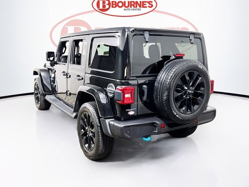 Used 2024 Jeep Wrangler Unlimited Sahara w/ Technology Group AWD/4WD image 9