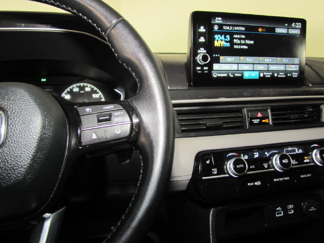 Certified 2024 Honda Pilot Touring image 29