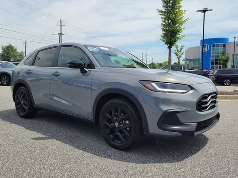 Certified 2025 Honda HR-V Sport image 3