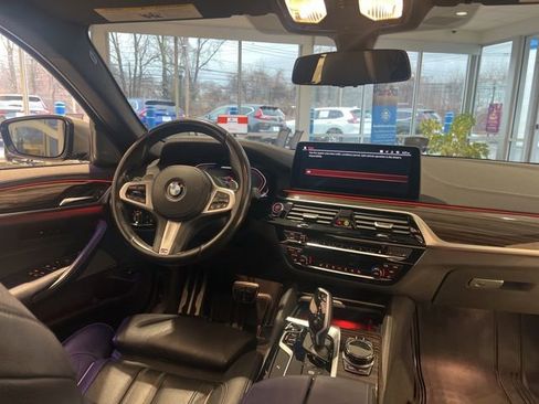 Used 2021 BMW M550i xDrive w/ Executive Package image 7