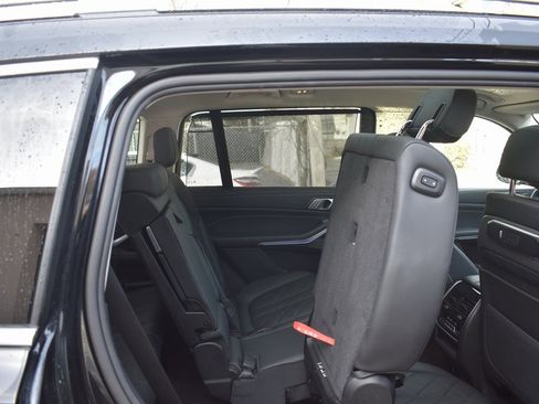 Used 2025 BMW X7 xDrive40i image 33