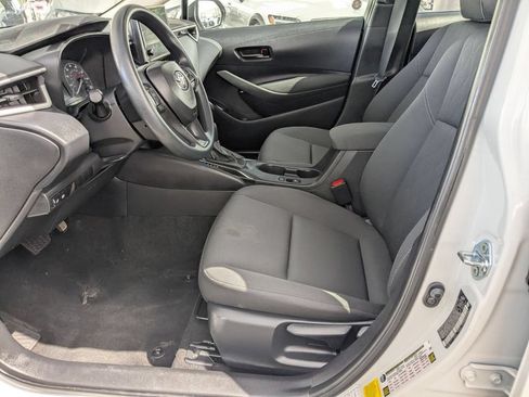 Used 2025 Toyota Corolla LE FWD image 11