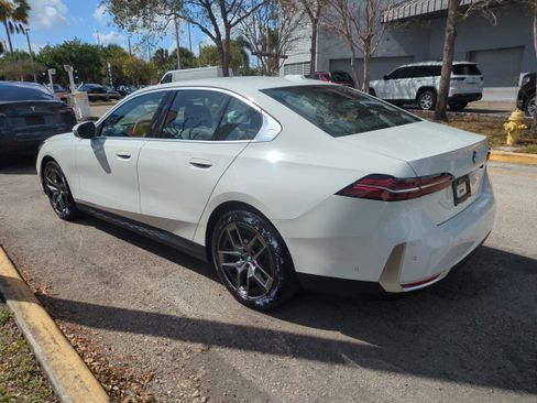 Used 2026 BMW 530i image 7