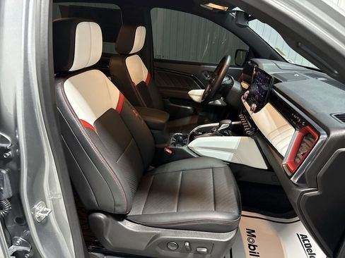 Used 2024 GMC Canyon AT4X image 29