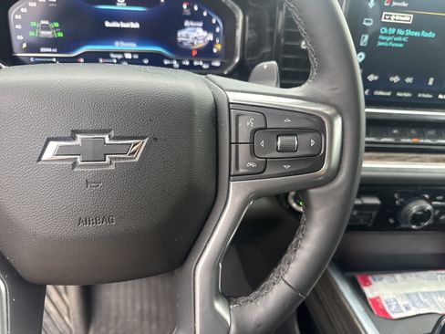 Used 2025 Chevrolet Silverado 1500 RST AWD/4WD image 19