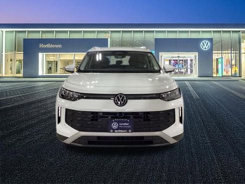 Certified 2025 Volkswagen Tiguan S image 5