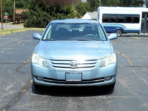 Used 2006 Toyota Avalon XLS FWD image 3