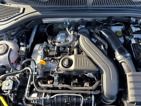 Used 2025 Volkswagen Jetta SE image 31