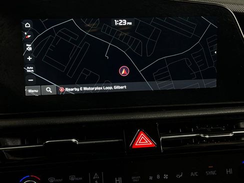 Used 2023 Kia Niro SX image 20