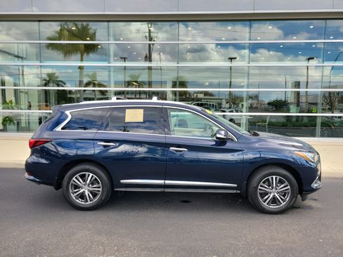 Used 2020 INFINITI QX60 Luxe w/ Essential Package image 3