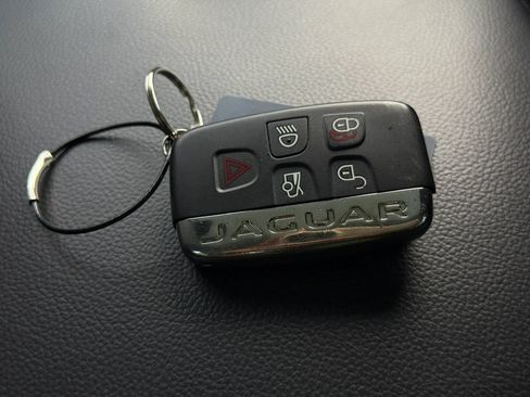 Used 2018 Jaguar XE Premium RWD image 42