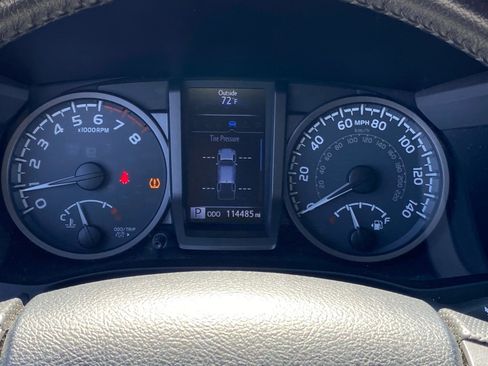 Used 2016 Toyota Tacoma TRD Off-Road w/ Towing Package image 11