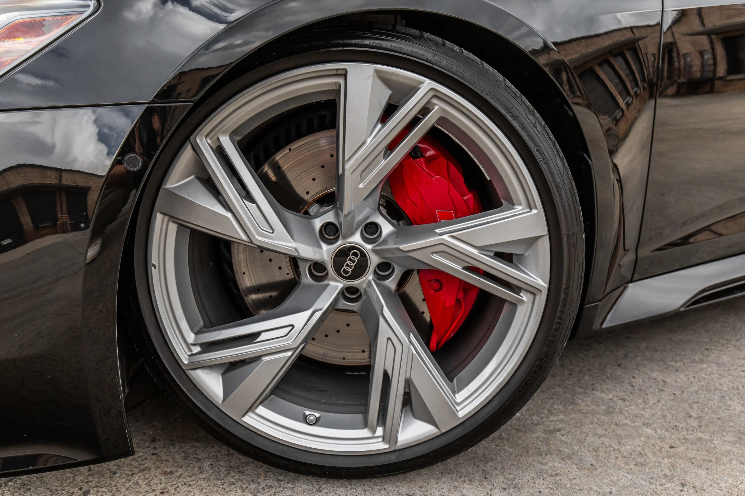 Used 2021 Audi RS 6 w/ Executive Package AWD/4WD image 4