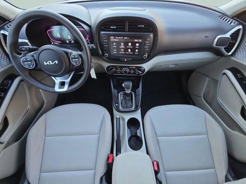 Used 2024 Kia Soul LX image 37