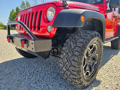 Used 2015 Jeep Wrangler Unlimited Rubicon image 11