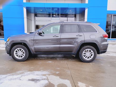 Used 2020 Jeep Grand Cherokee Laredo image 30