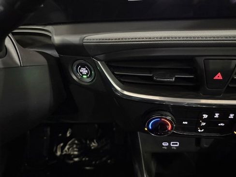 Used 2025 Buick Encore GX Preferred image 34