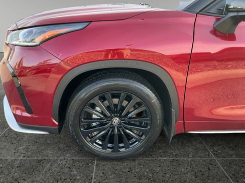 New 2026 Toyota Highlander XSE image 14