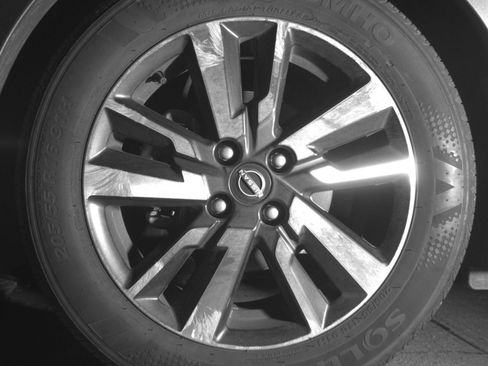 Used 2025 Nissan Versa SV FWD image 12