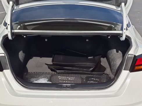 Used 2023 Nissan Altima 2.0 SR FWD image 29