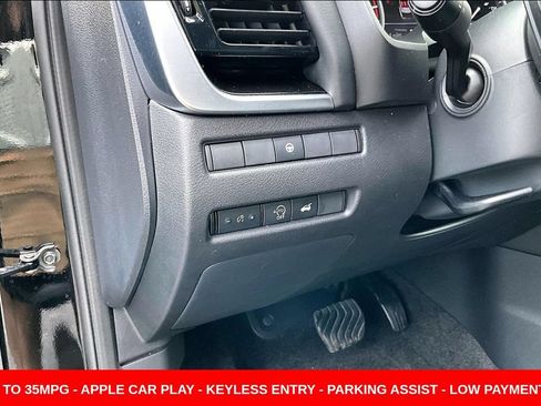 Used 2023 Nissan Rogue SL FWD image 12