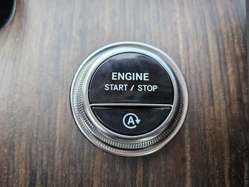 New 2025 Mercedes-Benz C 300 Sedan image 39