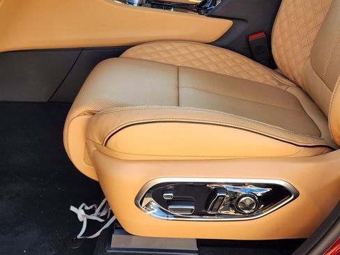 New 2025 Jeep Grand Cherokee Summit image 17