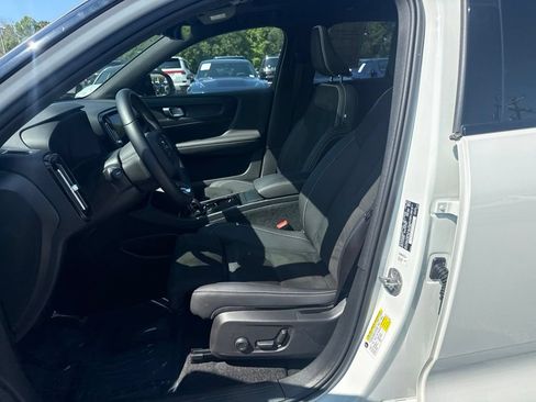 Used 2023 Volvo XC40 Recharge Plus AWD/4WD image 9