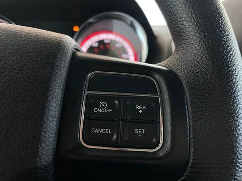 Used 2018 Dodge Grand Caravan SE w/ UConnect Hands-Free Group image 37