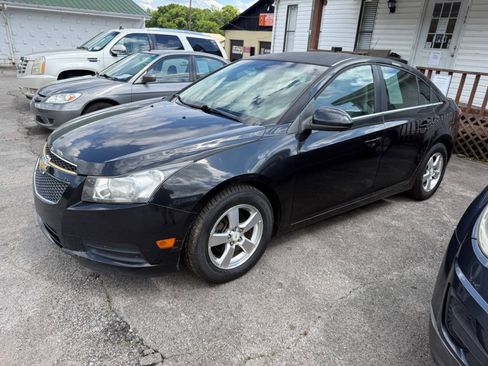 Used 2011 Chevrolet Cruze LT FWD image 1