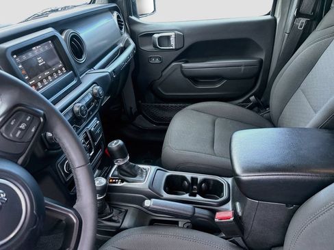 Used 2023 Jeep Wrangler Unlimited AWD/4WD image 25