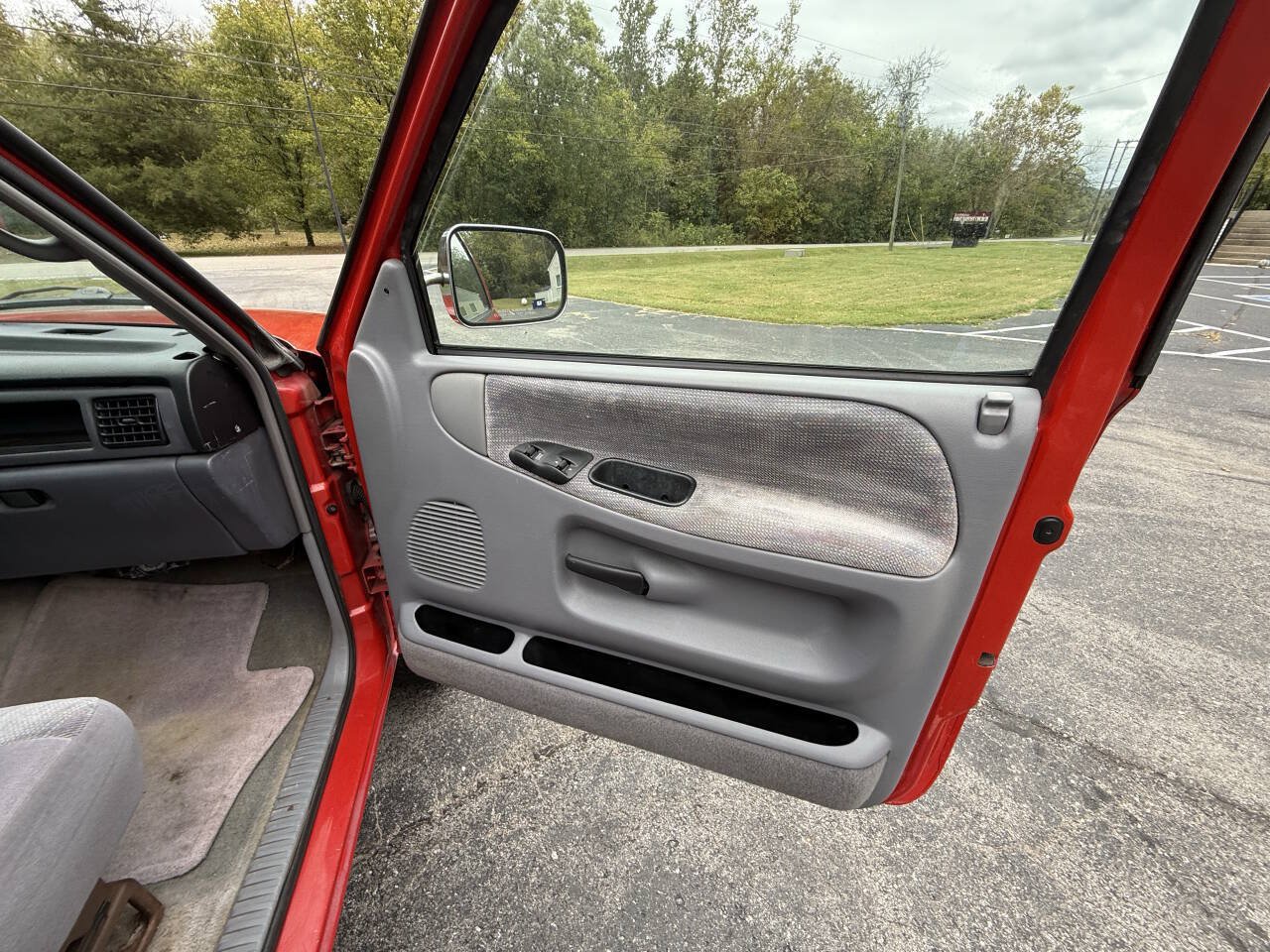Used 1997 Dodge Ram 1500 Truck 4x4 Club Cab image 25