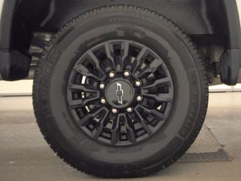 Used 2025 Chevrolet Silverado 2500 W/T image 19