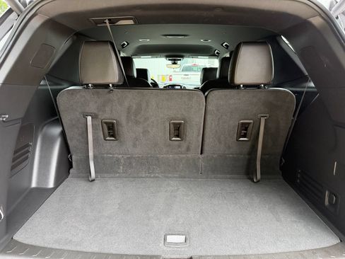 Used 2023 Chevrolet Traverse LT w/ LT Premium Package AWD/4WD image 35