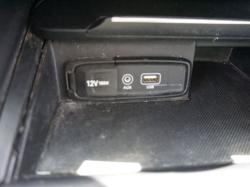 Used 2021 Genesis G70 2.0T RWD image 24