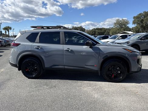 Used 2025 Nissan Rogue SV AWD/4WD image 6